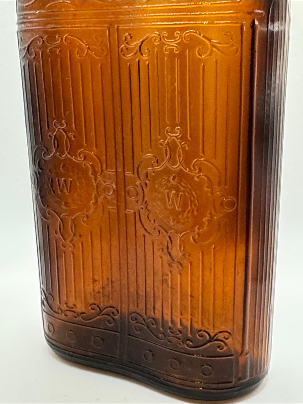 Hiram Walker & Sons Amber 25oz Whiskey Bottle, Walkerville, Canada - Picture 14 of 16